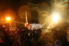 Na jihu Indie havarovalo letadlo. Nejméně 17 lidí zemřelo, zraněných je přes stovku
