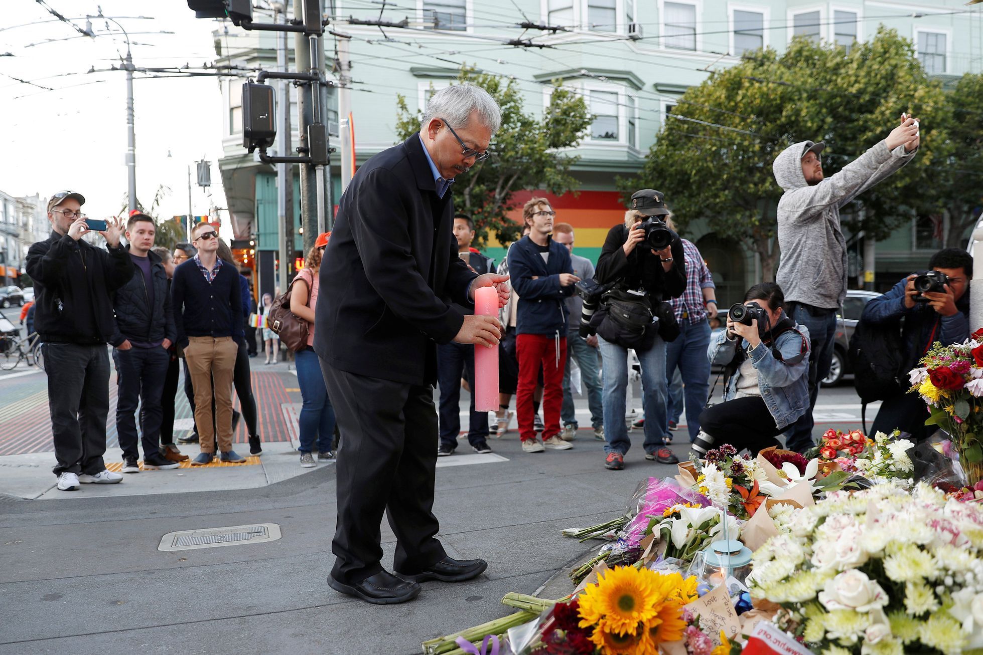 Pomníky věnované obětem útoku v orlandském gay klubu jsou k vidění po celých Spojených státech.