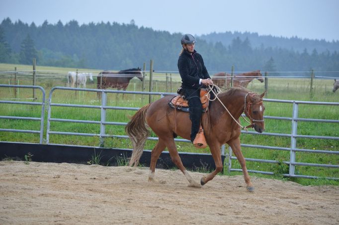 Do sedla koně se vrátila již tři měsíce po úrazu, při kterém ochrnula na dolní končetiny.