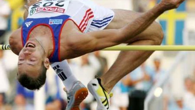 Tomáš Janků překonává lažku na atletickém ME, kde získal stříbrnou medaili.