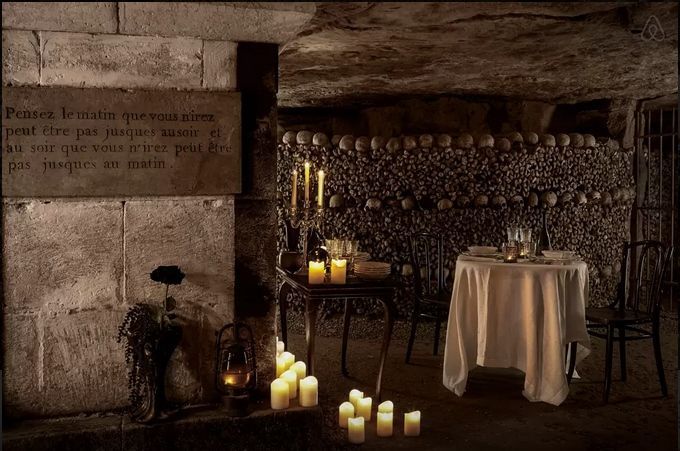 hotel v pařížských katakombách