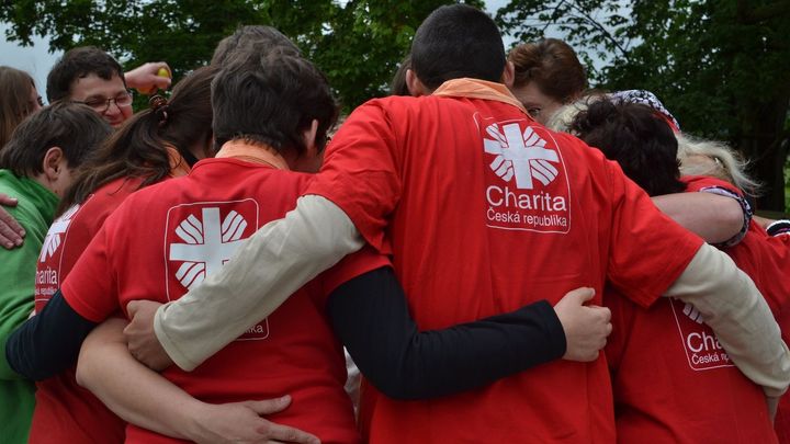 Češi na charitě loňský rok nešetřili. Darovali přes deset miliard korun; Zdroj foto: charita.cz