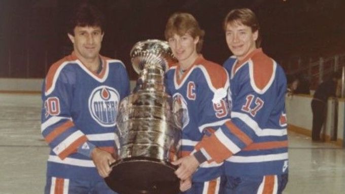 Jaroslav Pouzar (vlevo) s Waynem Gretzkym a Jarim Kurrim v nejslavnějších dobách Edmontonu.