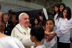 Papež František: Komunisté ukradli církvi téma chudých