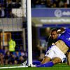 Nikica Jelavič střílí gól v zápase Everton - Newcastle
