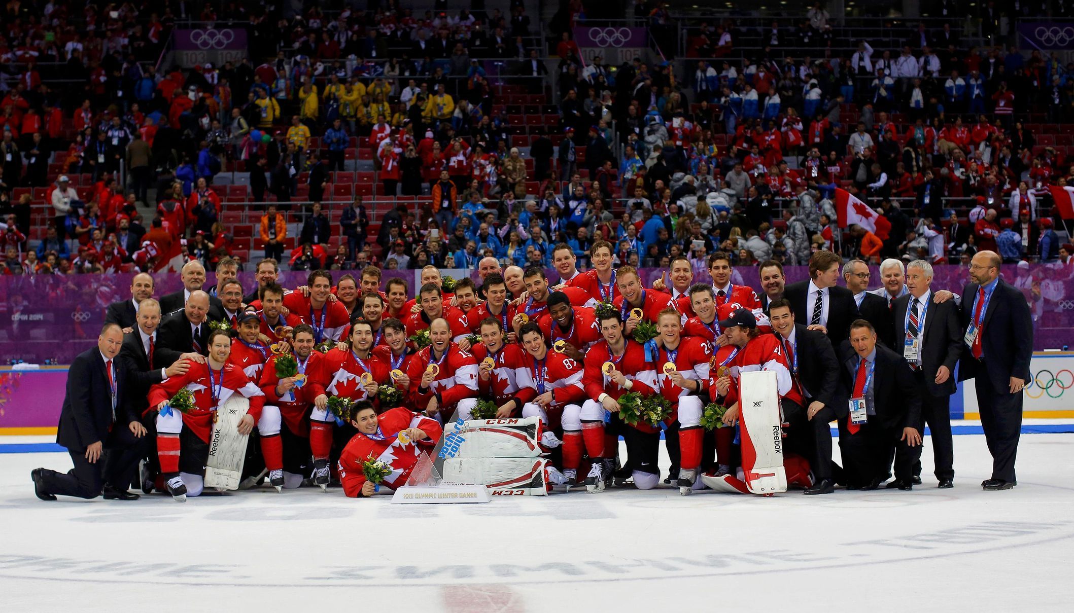 Kanada-Švédsko, finále: týmové foto olympijských vítězů z Kanady