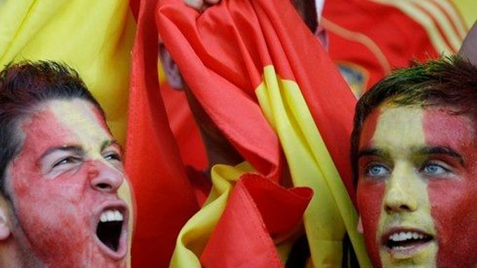 Španělé slaví po 24 letech postup do semifinále.
