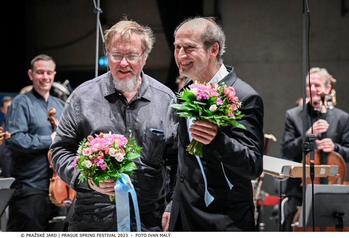 Skladatel Georg Friedrich Haas a dirigent Peter Rundel.