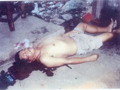 Florante "Flor" Collantes, generální tajemník politické organizace Bayan Muna ve filipínské provincii Tarlac, byl zastřelen neznámými pachateli na motocyklu dne 15. října 2005. V oblasti velel generál Jovito Palparan.