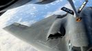 Northrop B-2 Spirit je strategický bombardér s technologií stealth, navržený pro dlouhý dolet a schopnost nést jaderné i konvenční zbraně. Poprvé vzlétl v roce 1989.