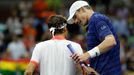 US Open 2015 - Roger Federer v zápase s Johnem Isnerem