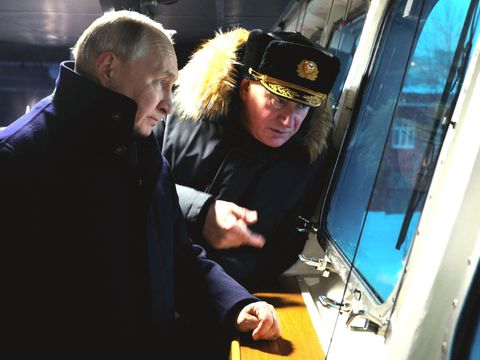 Utajovaný scénář. Putin je ke zmáčknutí tlačítka blíž, než si mnozí myslí, píše list