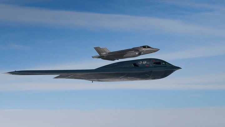 Křehká jaderná rovnováha visí na vlásku. Trump hrozí prvním testem od studené války