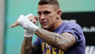 Jeho soupeřem v titulovém zápase organizace UFC byl třicetiletý Američan Dustin Poirier.