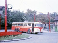 Na dlouho poslední trolejbus projel Prahou v roce 1972.