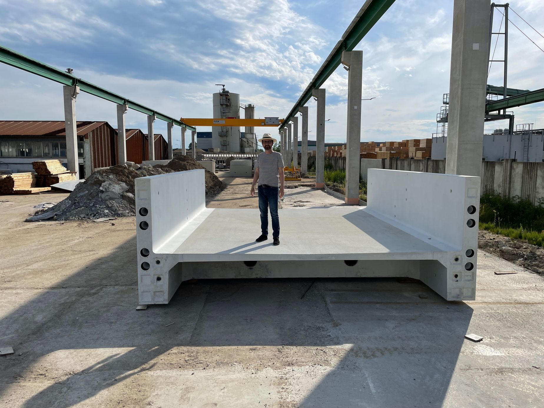 Lávka Holešovice – Karlín, architekt Petr Tej - dronový záběr