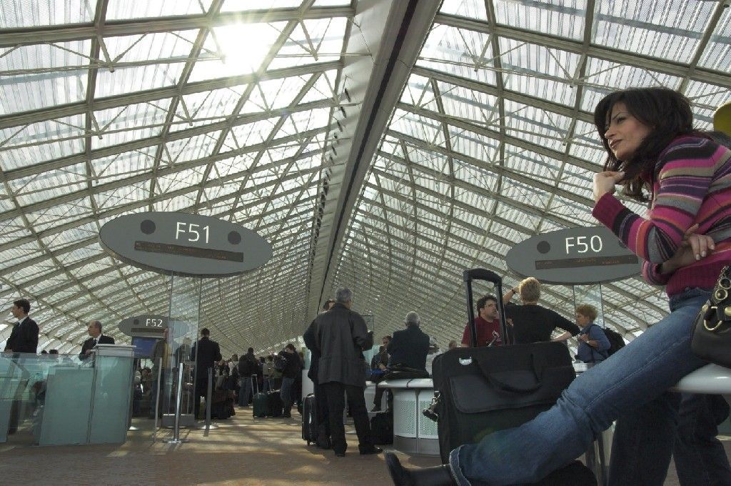 Nejhorší letiště světa - Paříž - "Charles de Gaulle Airport"