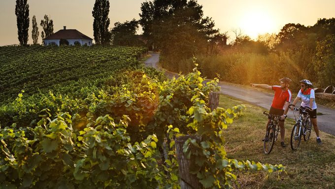 Nejslunnější místo v Rakousku láká na odpočinek v termálních lázních a na vinicích.