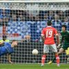 Fotbal, finále Evropské ligy, Chelsea - Benfica: Gary Cahill (vlevo) a Petr Čech