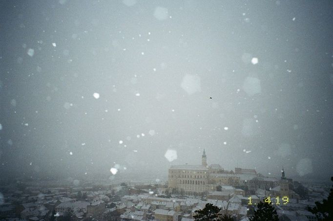 Fotografie Marie Tomanové nazvaná On The Holy Hill z cyklu It Was Once My Universe.