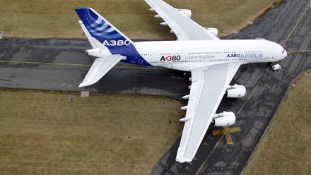 Airbus končí s výrobou letounu A380 superjumbo. Je příliš drahý