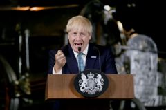 Jak se zbavit Johnsona? Kvůli brexitu ho chce svrhnout i část vlastních konzervativců