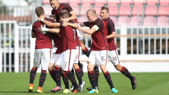 Fotbalisté Sparty mají do odvety, která se hraje v Černé Hoře 19. října, velmi dobrou pozici. Vedení 4:0 by ztratit neměli. Podívejte se v galerii, jak se rodilo.