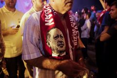 Kam až zajde prezident Erdogan? Co znamená výjimečný stav v Turecku a proč je důvod se bát