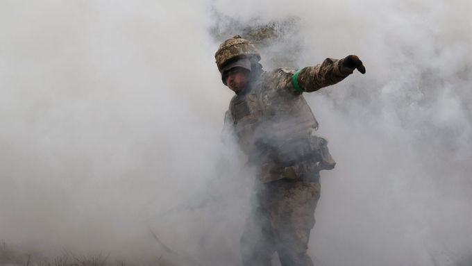 "Řízená střela je tu hned." Nejvíce zranitelná jsou ukrajinská cvičiště poblíž fronty a ruských hranic.