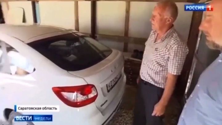 "Odměna" za syna, který padl na Ukrajině. Ruská TV odvysílala nevkusnou reportáž; Zdroj foto: Aktuálně.cz/Rossija 1