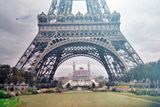 Eiffelova věž zachycená v barvě v roce 1914.