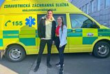 Timea Pražáková si odmala přála stát se řidičkou - záchranářkou. Daniel Bojanovský jezdí na záchrance v Novém Bydžově.