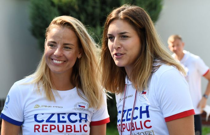 Markéta Nausch Sluková a Barbora Hermannová před odletem na olympiádu do Tokia