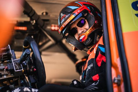 Jak se daří Martinu Macíkovi na Rallye Dakar 2024