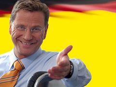 Muž, o jehož přízeň se ucházejí obě nejsilnější politické strany: šéf FDP Guido Westerwelle. Zřejmě příští ministr zahraničí.
