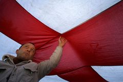 Živě: Revoluce růží nepomohla. Z Gruzie se masově utíká