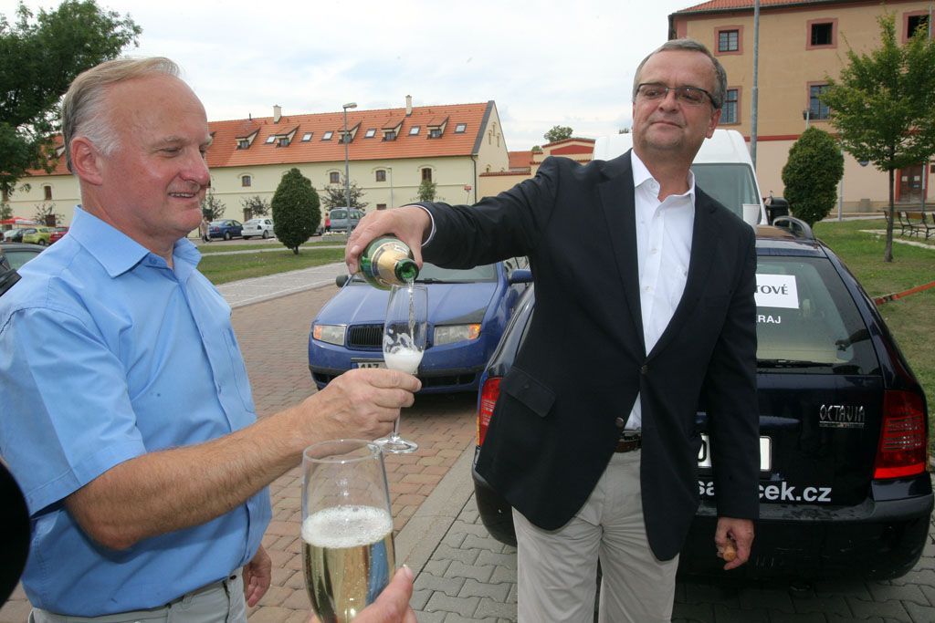 TOP a Starostové v Hostivici zahájili kampaň