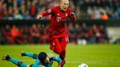 Arsenal's Petr Cech in action with Bayern Munich's Arjen Robben Action Images via Reuters / John Sibley Livepic EDITORIAL USE ONLY.