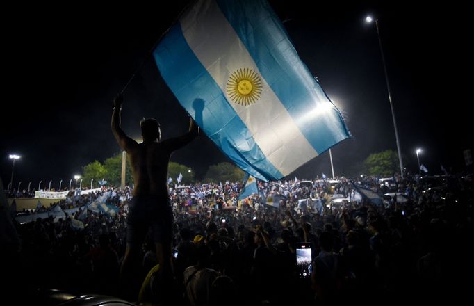 Soccer Football - Fans in Buenos Aires celebrate after winning the World Cup - Buenos Aires, Argentina - December 19, 2022 Fans gather outside of the Association of Argen