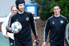 Čech se týden po zranění zapojil do tréninku Chelsea