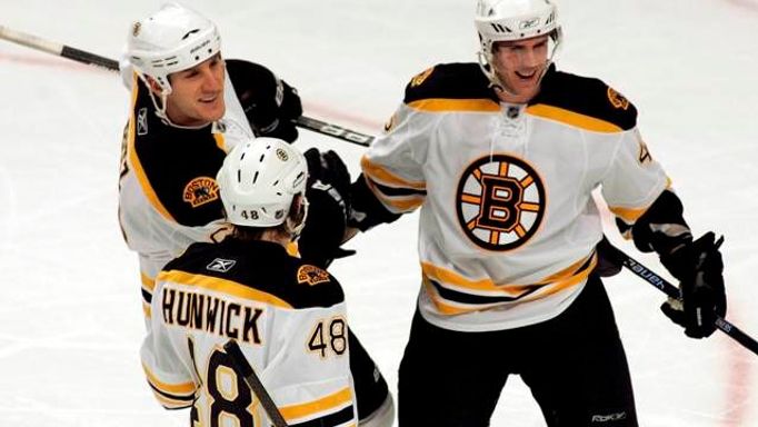 David Krejčí se raduje z gólu v zápase Boston Bruins