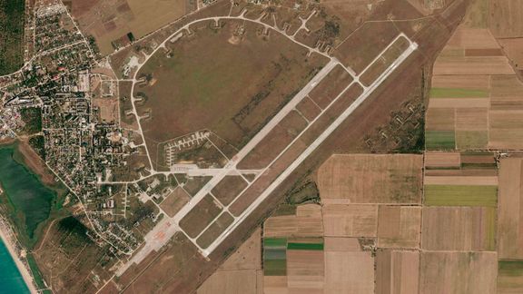 Letiště na Krymu, snímek před výbuchem.