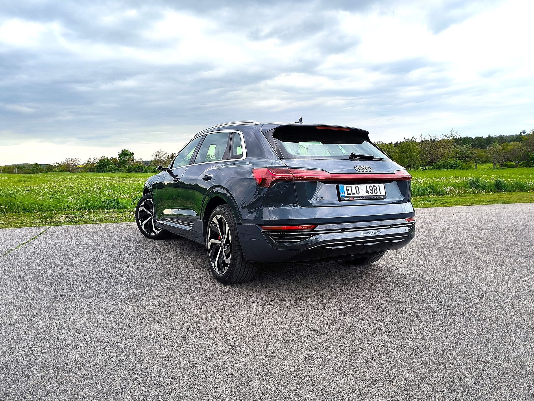 Audi Q8 55 e-tron (2023)