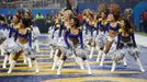 Tým cheerleaders Los Angeles Rams na Super Bowlu LIII