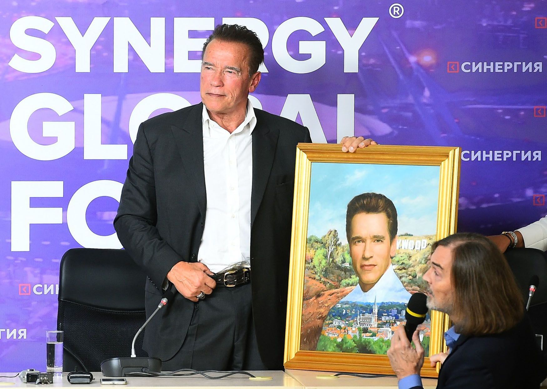 Nikas Sofranov, Arnold Schwarzenegger