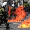 Demonstrace v Athénách - střety s těžkooděnci