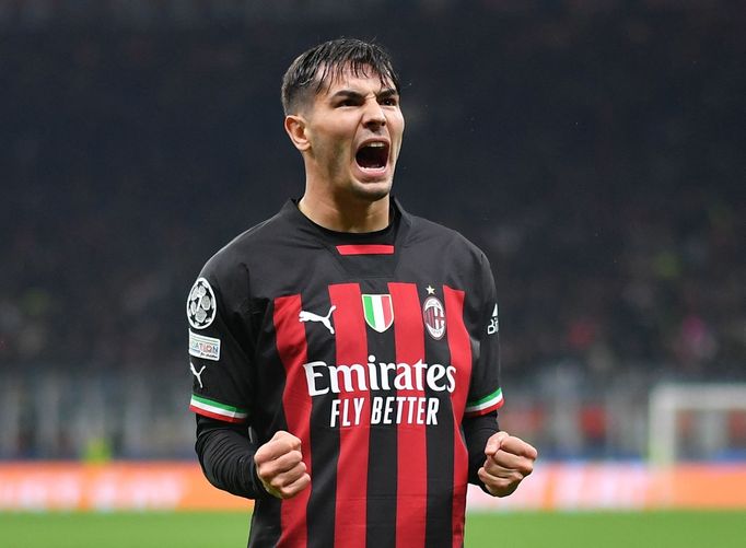 Brahim Diaz z AC Milán slaví gól svého celku během úvodního utkání čtvrtfinále Ligy mistrů 2022/2023 proti Neapoli