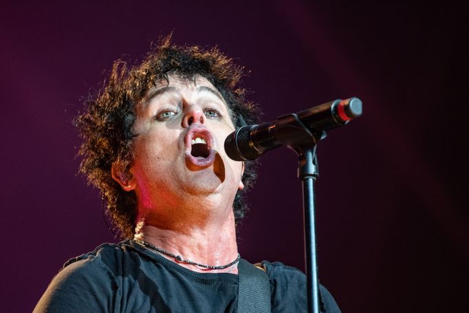 Snímek z koncertu Green Day na festivalu Rock for People.