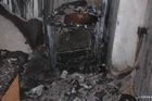 Tragický požár domu v Hněvotíně si vyžádal lidský život