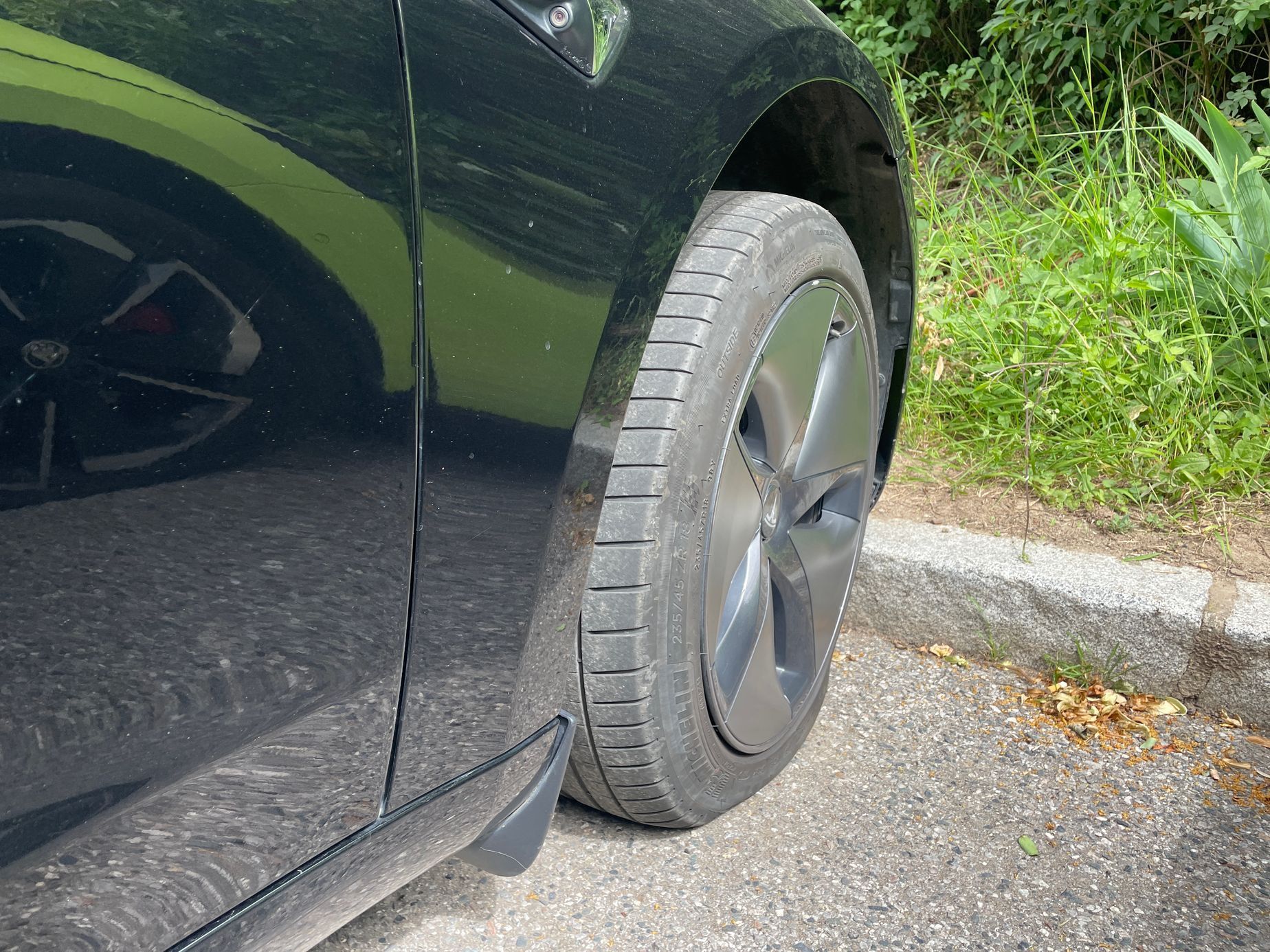 Vypouštění pneumatik auta EL značka Praha 6 Navigátorů